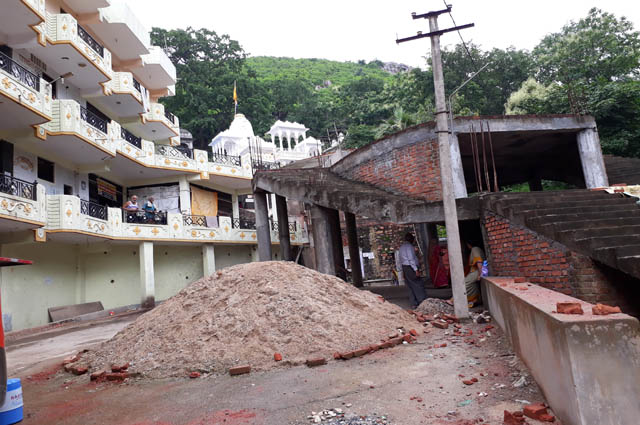 Shri Devadhidev 1008 Naagfani Parshwnath Digambar Jain Mandir Atishay Kshetra, Nagfani, Rajasthan